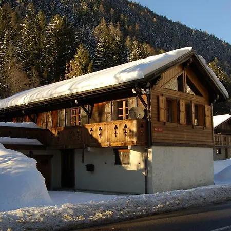 Les Chosalets Chalet Sleeps 8 * Chamonix