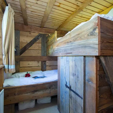 Domek alpejski Les Chosalets Chalet Sleeps 8 *