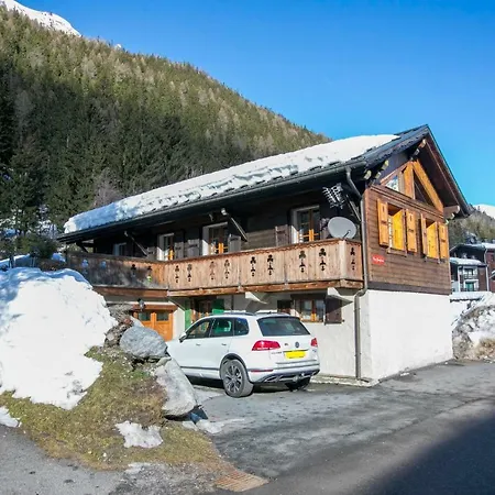 Les Chosalets Chalet Sleeps 8
