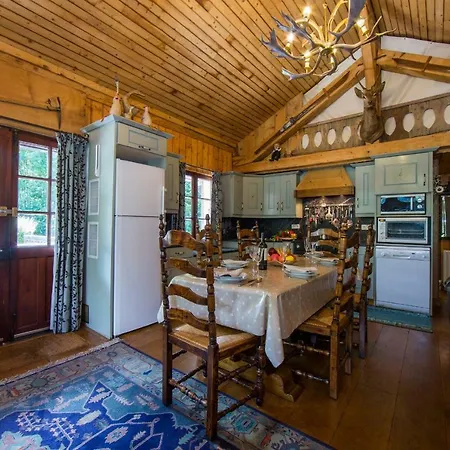 Les Chosalets Chalet Sleeps 8 Domek alpejski Chamonix